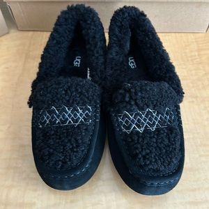 Ugg Women’s Ansley Ugg Braid Slipper